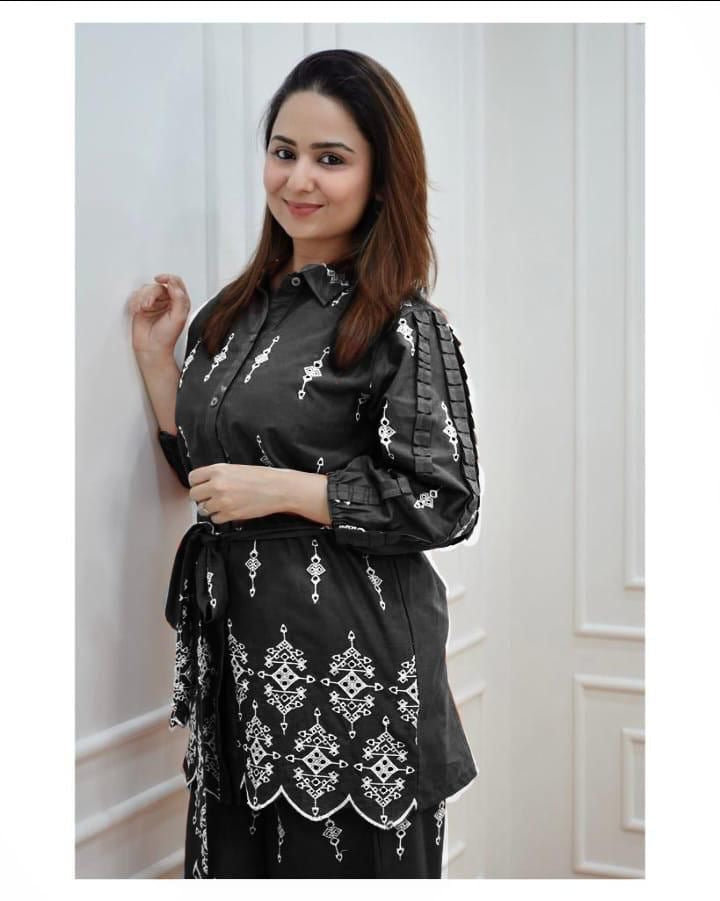 Elegant Black Cotton Co-ords Set with White Print for Women